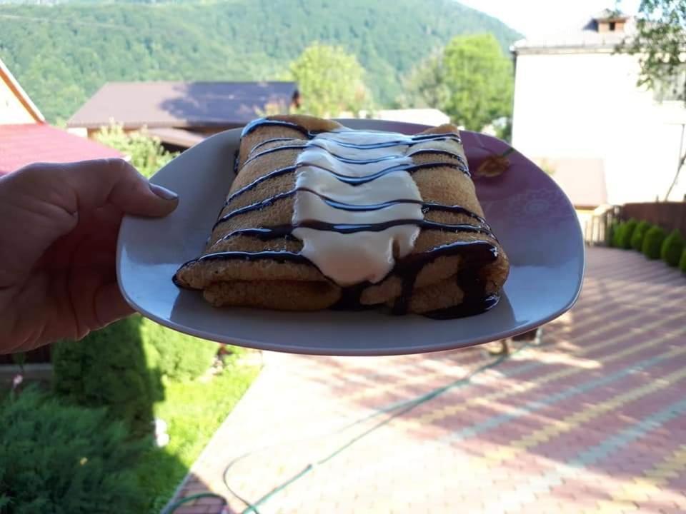 Mizhhirya  У Інни酒店 外观 照片